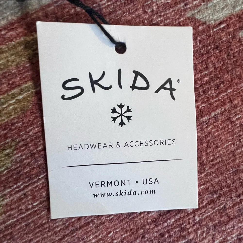 NWT | Skida | one size | Tour Neckwarmer | Color: Stealth2